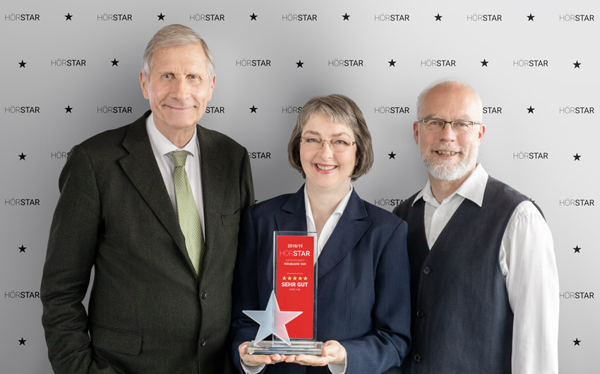 Hörakustik Veit bei der HörStar Verleihung Elke und Marcus Veit zusammen mit Ullrich Wickert